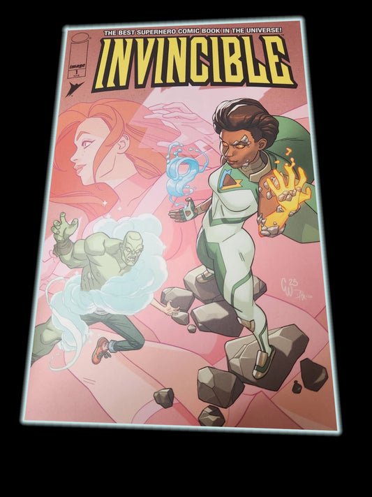 INVINCIBLE VS PS5 LUNAR STANDARD WITH LUNAR EXCLUSIVE COMIC